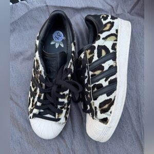 Adidas superstar 82 leopard mens size 8.5 worn once